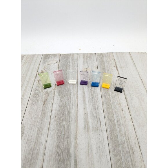 2009 Clue Secrets & Spies Board Game Replacement Movers Tokens Pieces Set of 7 - Picture 1 of 4